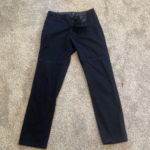 33R H&M pants in black. 3 buttons vs. zipper